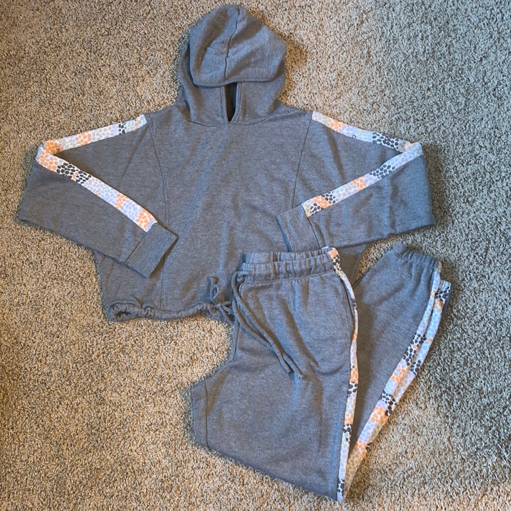 Like new Oli Viv matching set